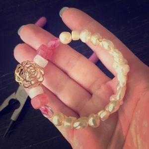 One size fits all memory wire bracelet